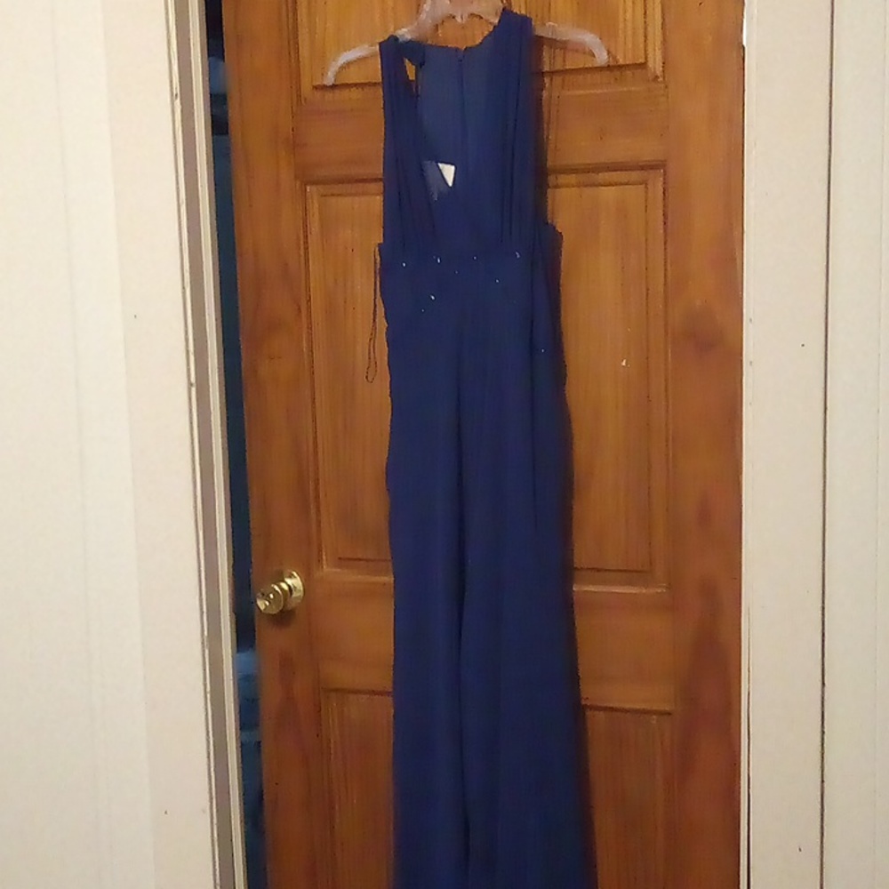 Long sleeveless blue dress